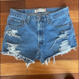 Levi’s 505 Cutoff Medium Wash Jean Shorts Sz 8